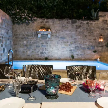 Vila Old Stone In Historic Center With Heated Pool