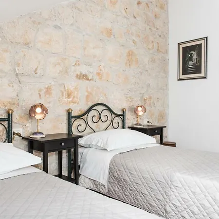 Old Stone In Historic Center With Heated Pool Vila Makarská