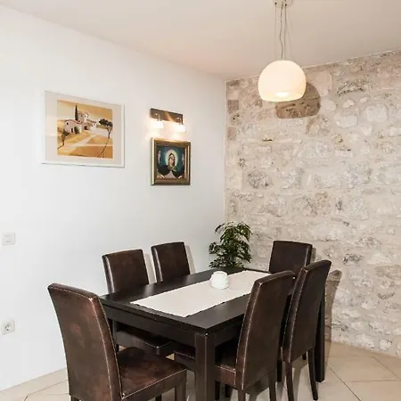 Old Stone In Historic Center With Heated Pool Vila Makarská