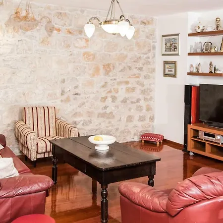 Old Stone In Historic Center With Heated Pool Vila *
