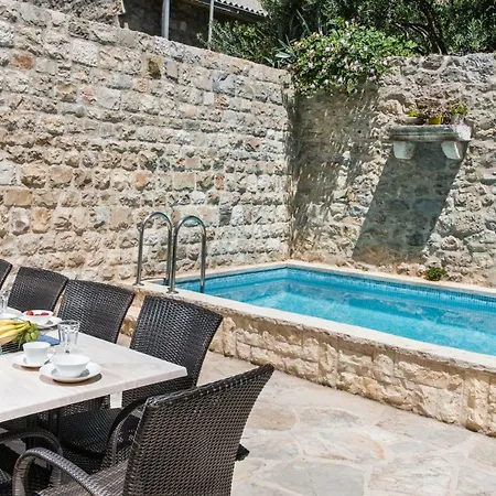 Old Stone In Historic Center With Heated Pool Vila *
